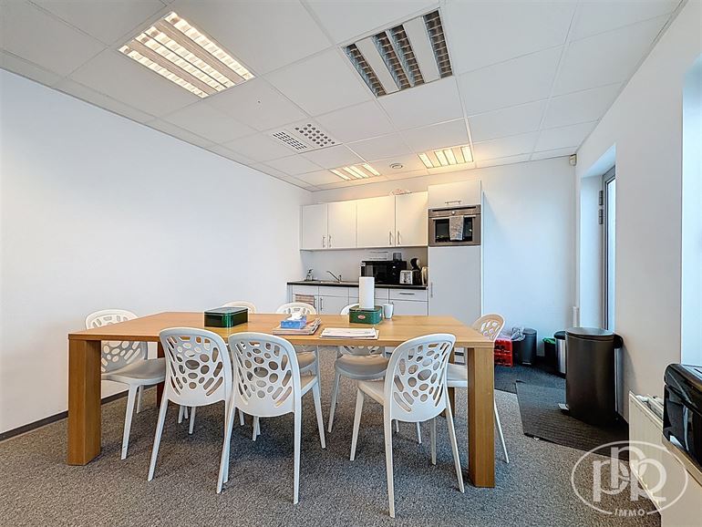 Ample parking, elevator, excellent accessibility