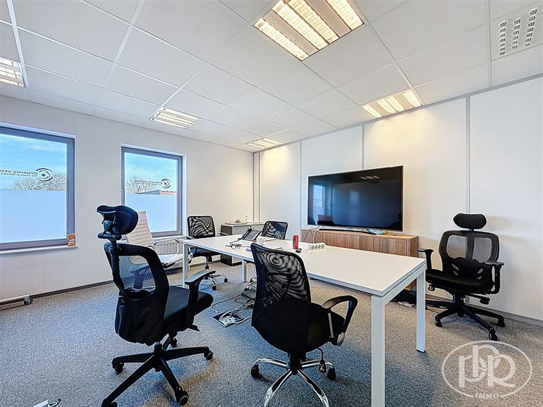 Ample parking, elevator, excellent accessibility