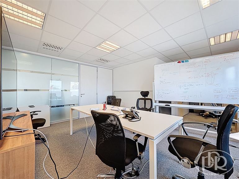 Ample parking, elevator, excellent accessibility