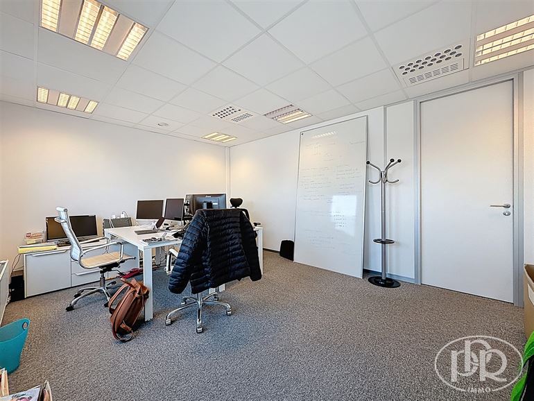 Ample parking, elevator, excellent accessibility