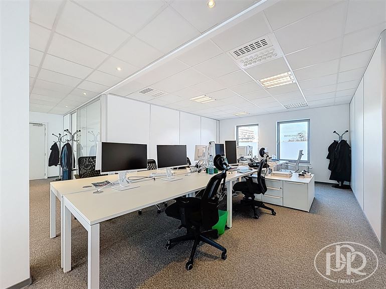 Ample parking, elevator, excellent accessibility