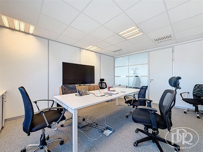 Ample parking, elevator, excellent accessibility