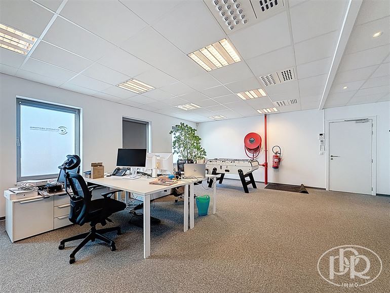 Ample parking, elevator, excellent accessibility