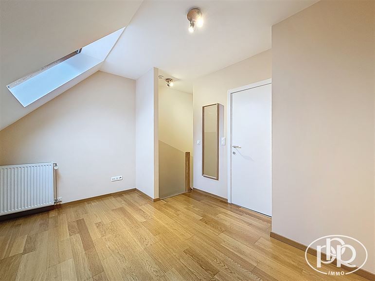 *** SOUS-OFFRE *** Excellent rendement locatif, parking en supplément, élec conforme