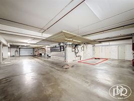 Parking privatif, cave et 2 terrasses arrière - WAVRE Parking privatif, cave et 2 terrasses arrière - WAVRE