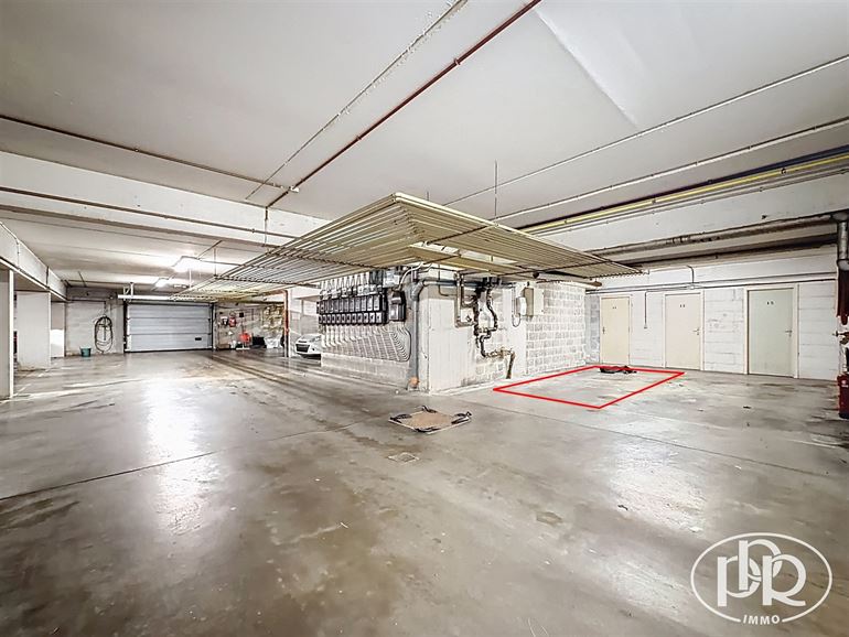 ***OFFRE ACCEPTÉE*** Parking privatif, cave et 2 terrasses arrière