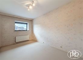 Parking privatif, cave et 2 terrasses arrière - WAVRE Parking privatif, cave et 2 terrasses arrière - WAVRE