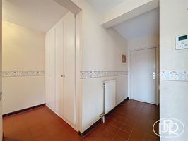 Parking privatif, cave et 2 terrasses arrière - WAVRE Parking privatif, cave et 2 terrasses arrière - WAVRE