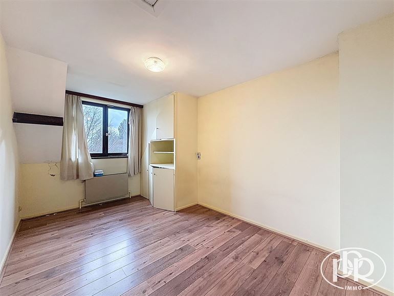 *** SOUS-OFFRE *** Calme, résidentiel, bureau et 2 Garages