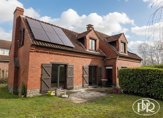 Villa van ongeveer 155m², 4 slaapkamers + bureau + terras op het zuiden en tuin.