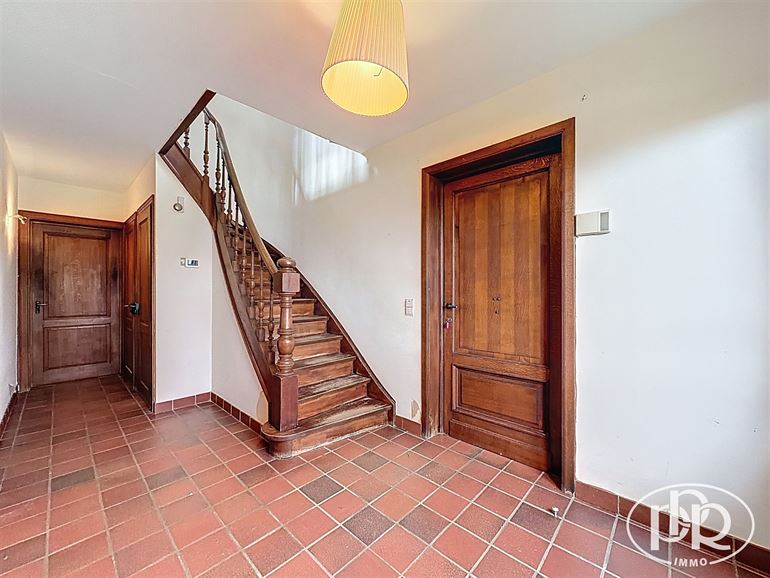 *** SOUS-OFFRE *** Calme, résidentiel, bureau et 2 Garages