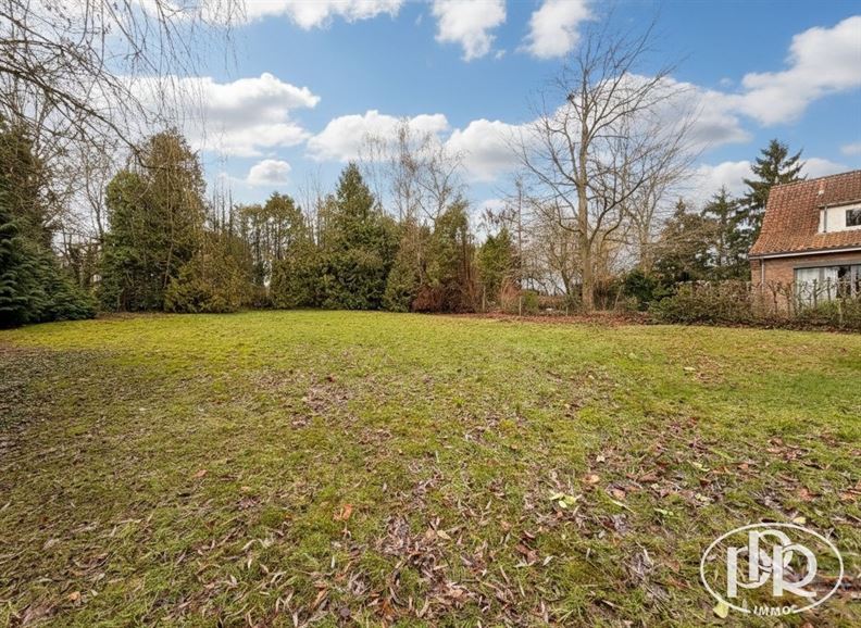 *** SOUS-OFFRE *** Calme, résidentiel, bureau et 2 Garages