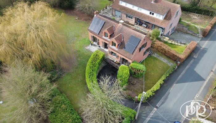 Villa van ongeveer 155m², 4 slaapkamers + bureau + terras op het zuiden en tuin.