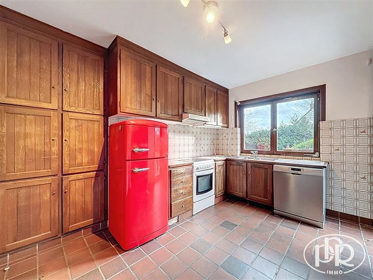 *** SOUS-OFFRE *** Calme, résidentiel, bureau et 2 Garages