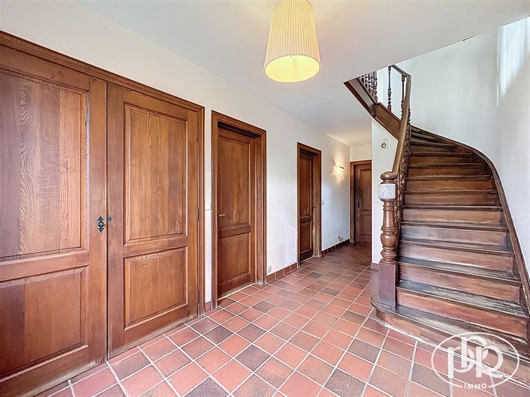 *** SOUS-OFFRE *** Calme, résidentiel, bureau et 2 Garages