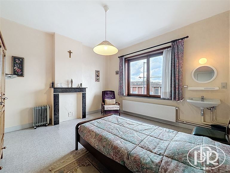 *** OFFRE ACCEPTÉE *** Jardin & terrasse SUD, parking, grenier aménageable
