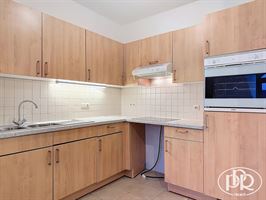 Lumineux, spacieux et agréable. Parking face à l'immeuble - WAVRE