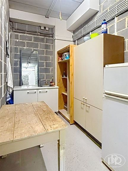 Great opportunity! Ideally located with a large surface area that can be adapted to suit your needs