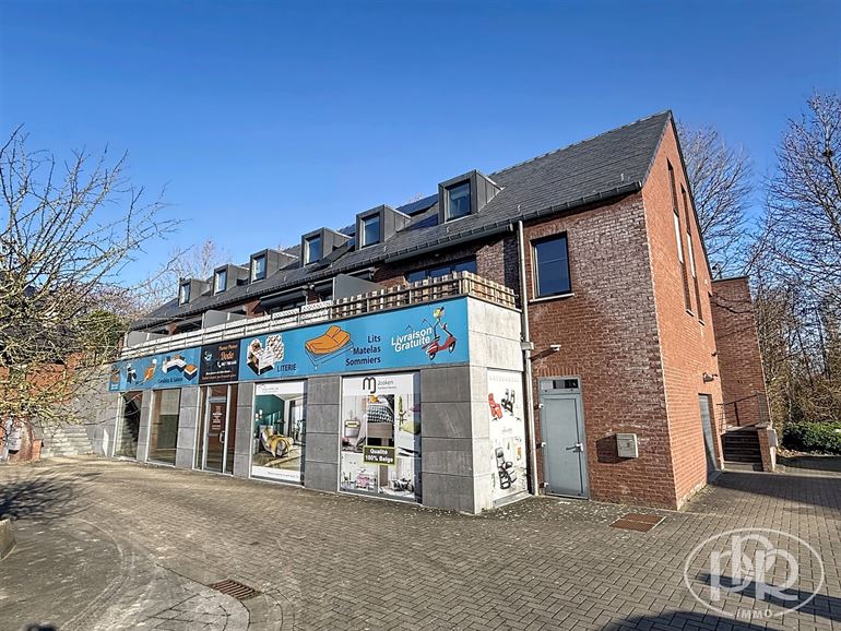 Great opportunity! Ideally located with a large surface area that can be adapted to suit your needs