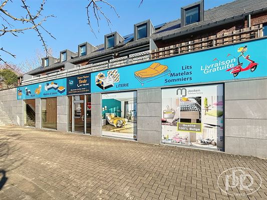 GREAT OPPORTUNITY, bedrijf met opslagruimte en 9 parkeerplaatsen met een totale oppervlakte van ± 300 m²
