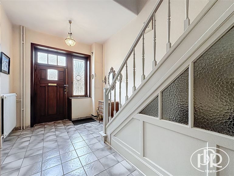*** OFFRE ACCEPTÉE *** Jardin & terrasse SUD, parking, grenier aménageable