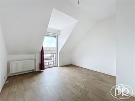Lumineux, spacieux et agréable. Parking face à l'immeuble - WAVRE