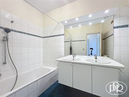 Lumineux, spacieux et agréable. Parking face à l'immeuble - WAVRE