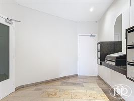 Lumineux, spacieux et agréable. Parking face à l'immeuble - WAVRE