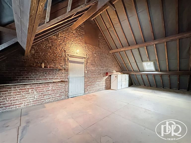 *** OFFRE ACCEPTÉE *** Jardin & terrasse SUD, parking, grenier aménageable