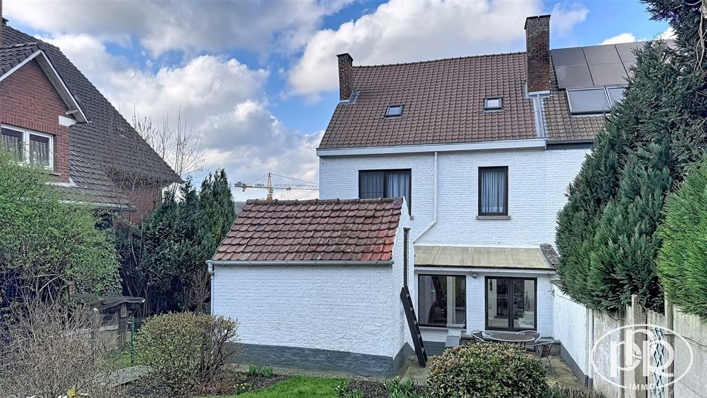 *** OFFRE ACCEPTÉE *** Jardin & terrasse SUD, parking, grenier aménageable