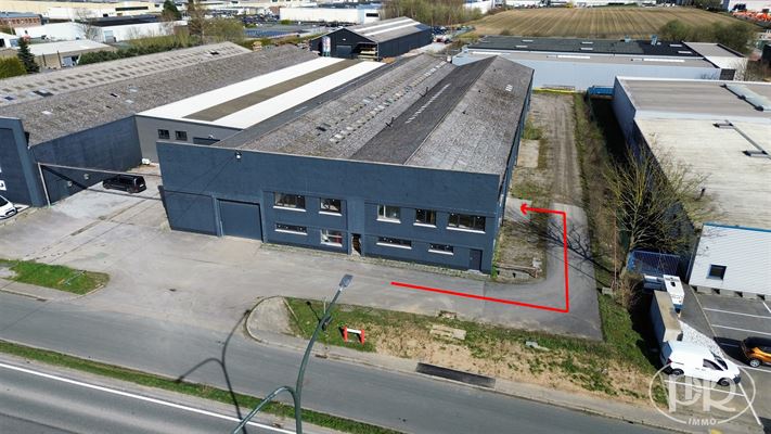 Strategische locatie, box + kantoor op 2 verdiepingen