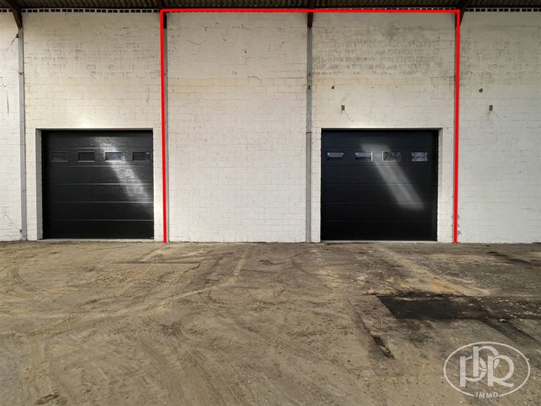 Box de stockage + Possibilité de location de bureaux indépendant - Opportunité logistique stratégique