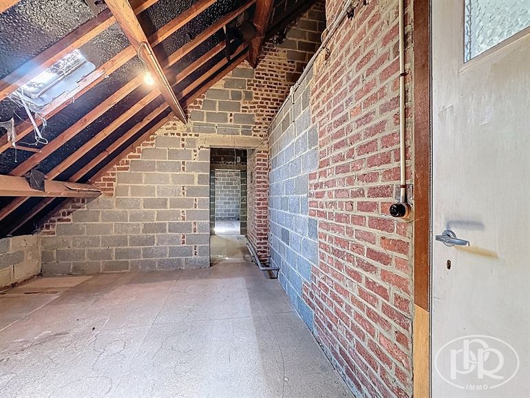 To renovate, Garage, Garden Southeast, Cellars, Attic