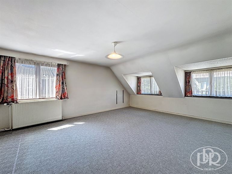 To renovate, Garage, Garden Southeast, Cellars, Attic