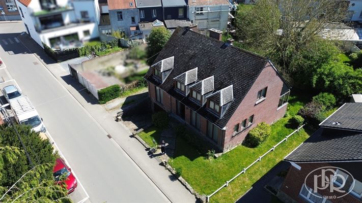 Te renoveren, Garage, Tuin op het zuidoosten, Kelders, Zolder