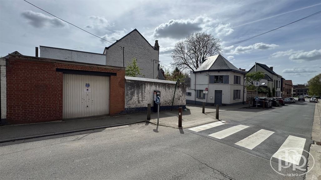 Elec CONFORME, Garages 65m², Office, Garden