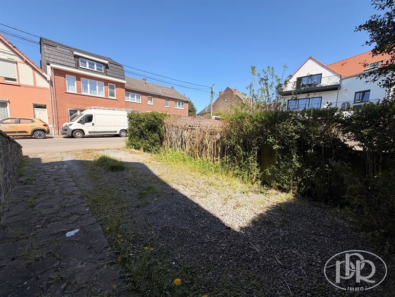 To renovate, Garage, Garden Southeast, Cellars, Attic