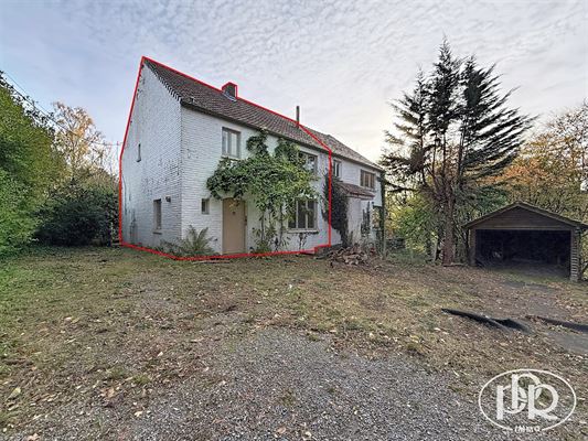 Charmant te renoveren huis met 3 gevels en een bewoonbare oppervlakte van ongeveer 160 m².
