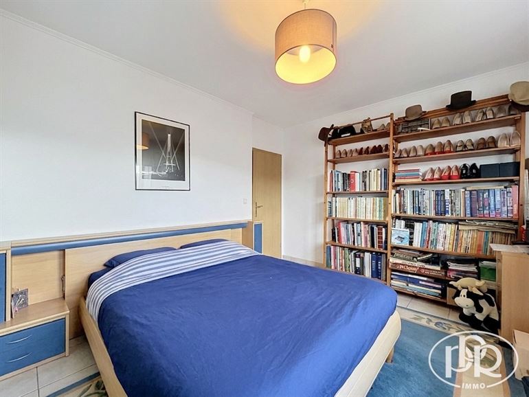 2 slaapkamers. Terras op het zuiden + afgesloten garage