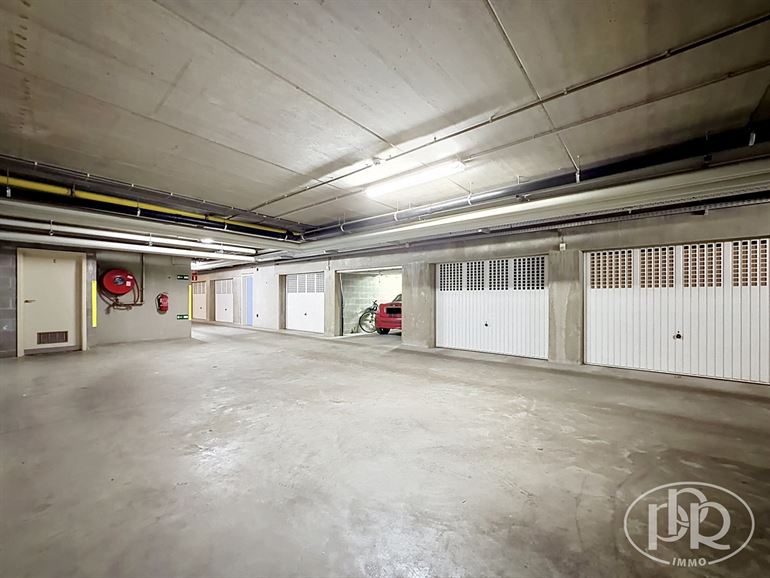 2 slaapkamers. Terras op het zuiden + afgesloten garage