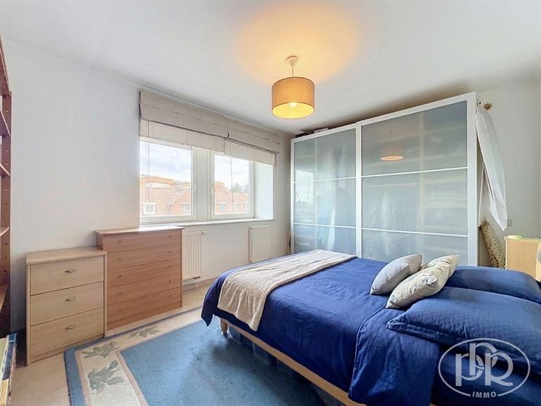 2 slaapkamers. Terras op het zuiden + afgesloten garage