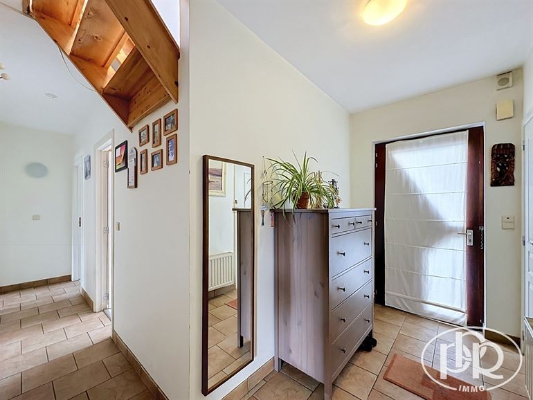 *** OFFRE ACCEPTÉE *** Possibilité plain-pied et habitation kangourou, clos résidentiel