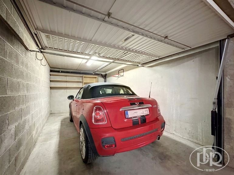 2 slaapkamers. Terras op het zuiden + afgesloten garage