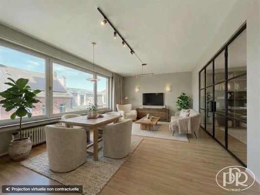 Top floor with elevator + terrace