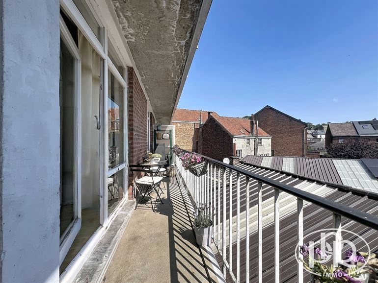 *** OFFRE ACCEPTÉE*** Idéalement situé avec terrasse et ascenseur