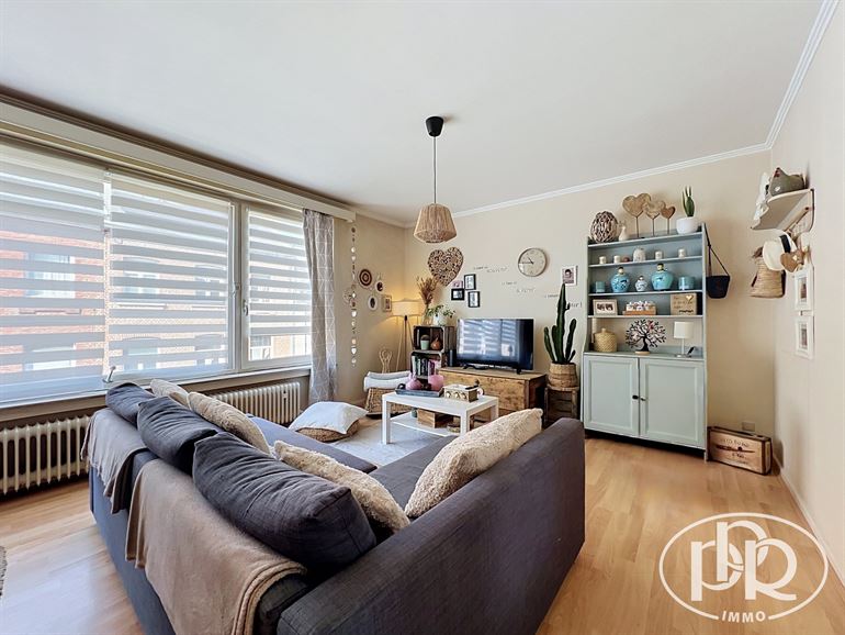 *** OFFRE ACCEPTÉE*** Idéalement situé avec terrasse et ascenseur
