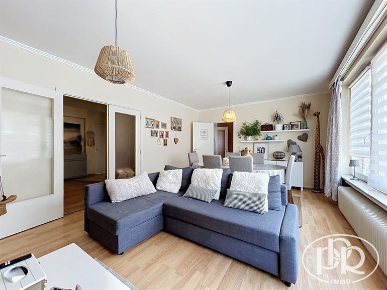 *** OFFRE ACCEPTÉE*** Idéalement situé avec terrasse et ascenseur
