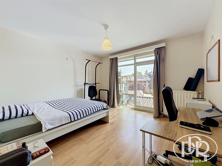 *** OFFRE ACCEPTÉE*** Idéalement situé avec terrasse et ascenseur
