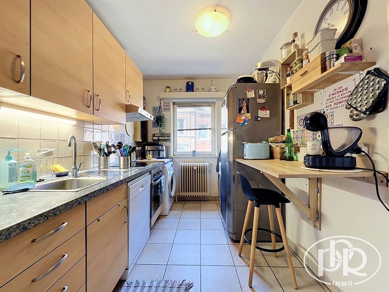 *** OFFRE ACCEPTÉE*** Idéalement situé avec terrasse et ascenseur