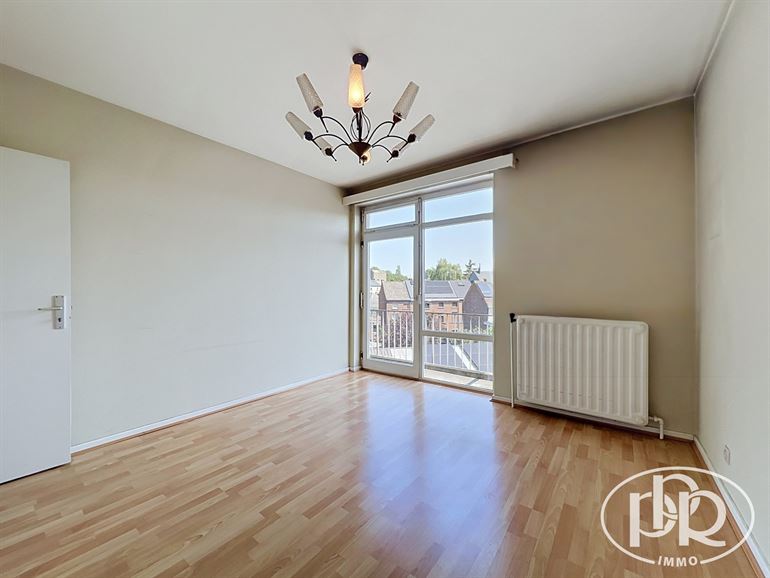 Dernier étage avec ascenseur + Terrasse